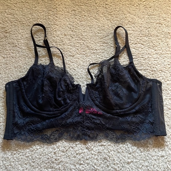 Black Lace Bra - Picture 9 of 10